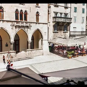 Apartment Old Square, Split